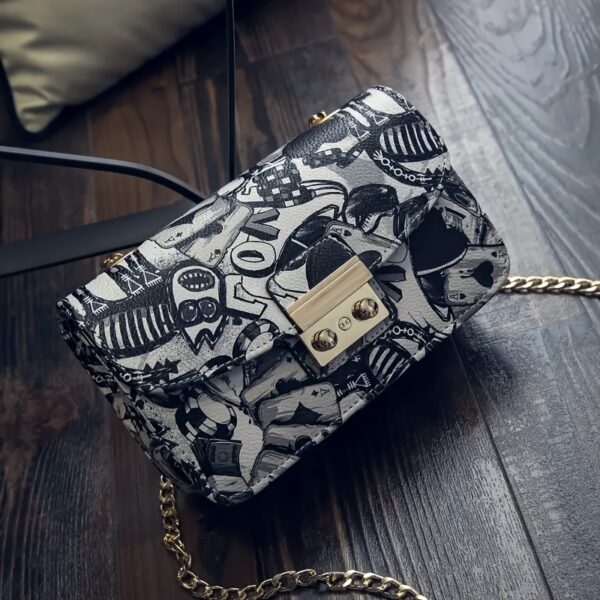 Elegant Heart Graffiti Crossbody Bag – Buckle Closure & Chain Strap for Women - Image 7
